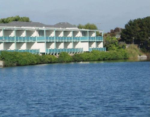 Coral Reef Inn & Condo Suites Alameda Exterior photo