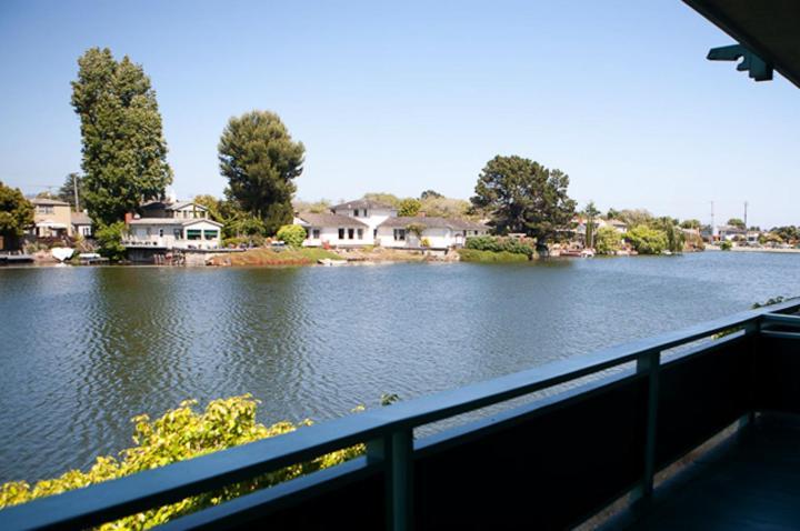 Coral Reef Inn & Condo Suites Alameda Exterior photo